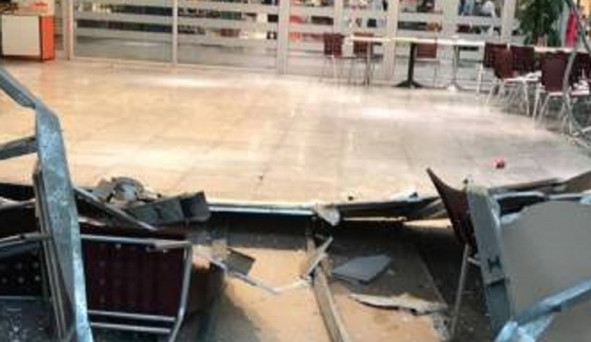 مطار جدة.. سقوط جزء من سقف في صالة الحجاج ( + صور)

