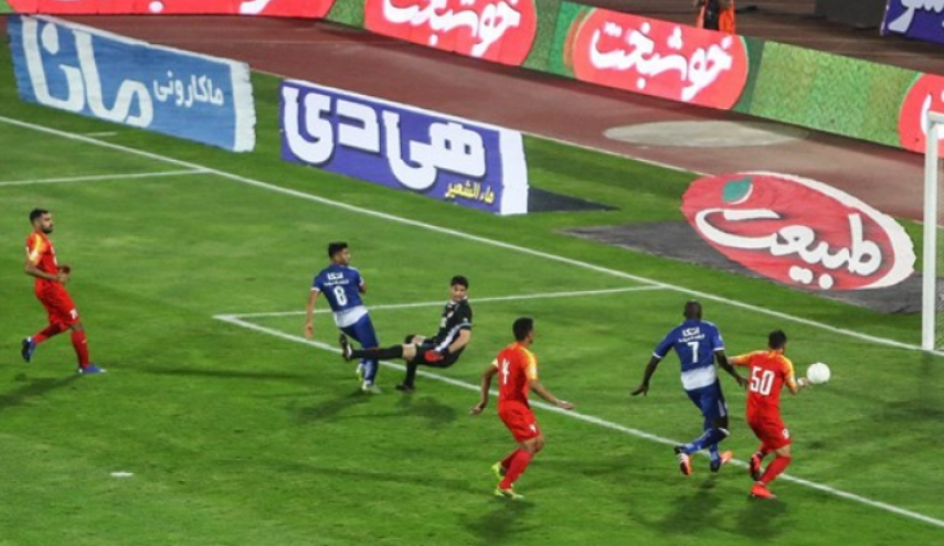استقلال طهران يتعثر من جديد ويهدر فوز محقق في الوقت الضائع