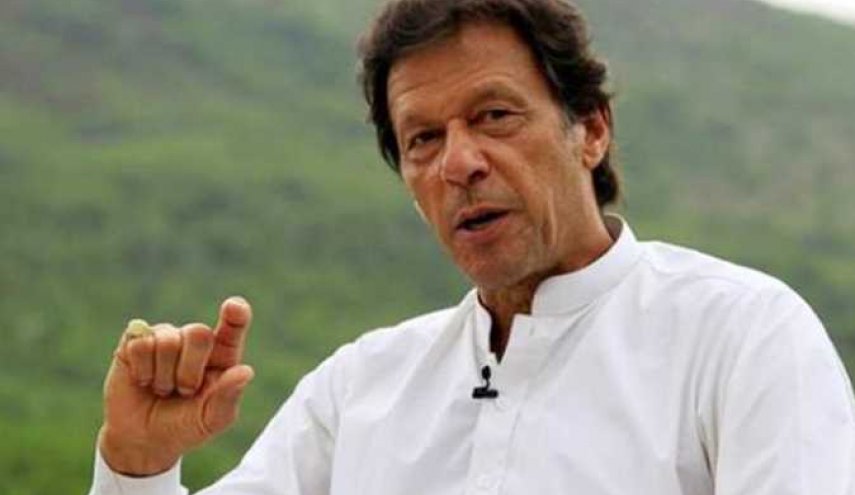 عمران خان یحذر من اندلاع حرب عالمیة نوویة