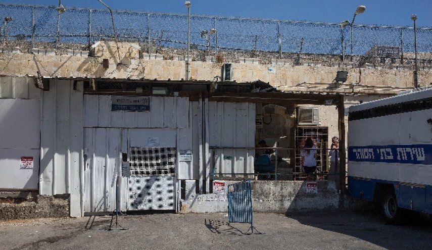 6 أسرى فلسطينيين يواصلون إضرابهم رغم ظروفهم الصحية

