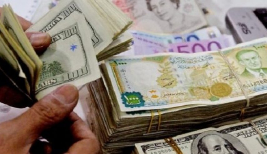 أول مرة منذ اندلاع الحرب.. الدولار في سوريا يتجاوز هذا الرقم.. لماذا؟