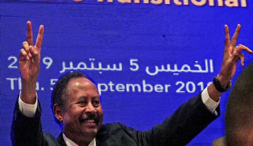 الحكومة السودانية الجديدة تؤدي اليمين الدستورية
