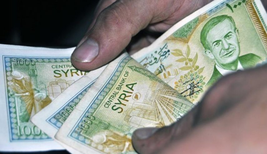 ما السر وراء استعادة الليرة السورية عافيتها امام الدولار؟