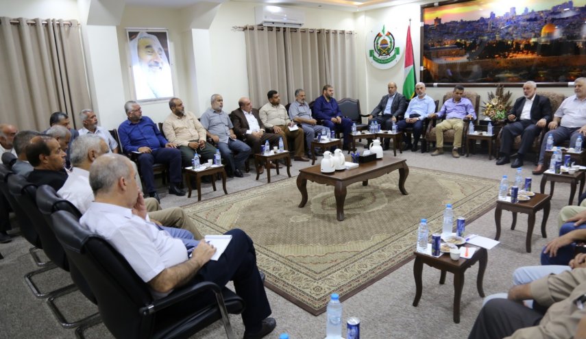 حماس تلتقي بالفصائل الفلسطينية والوفد المصري بغزة
