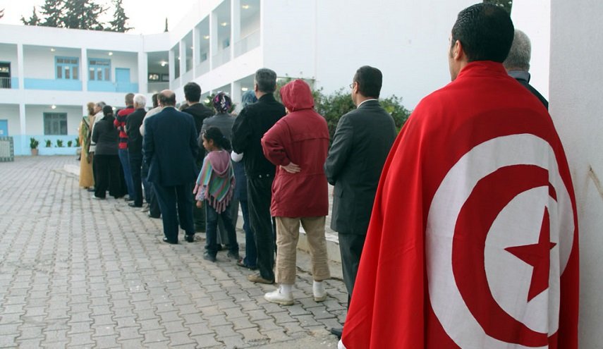 رئاسيات تونس؛ إقبال في الخارج وترقب للاقتراع في الداخل
