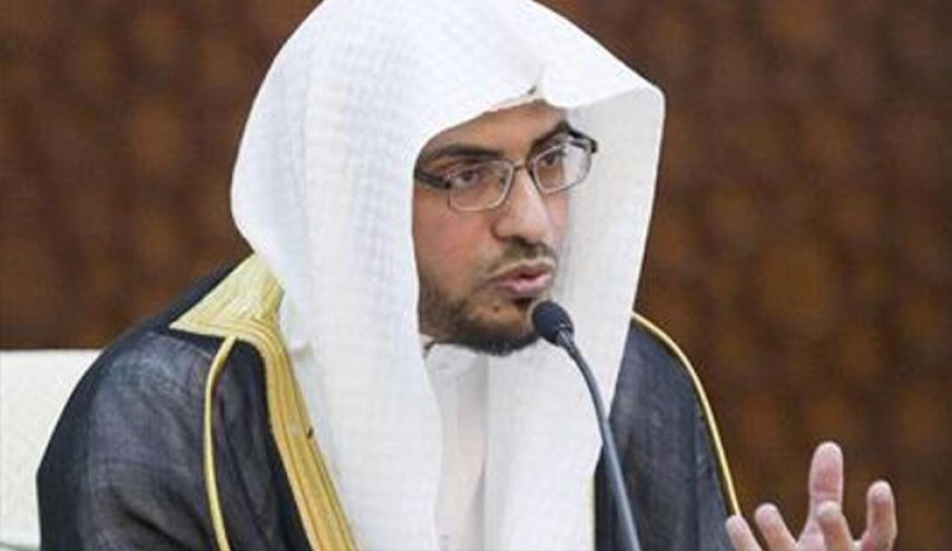 نشطاء يهينون المغامسي: ياشيخ زكاتكم تذهب لترامب