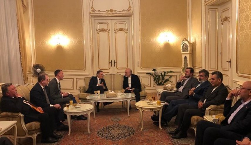 ايران وروسيا تبحثان تطوير التعاون النووي بينهما