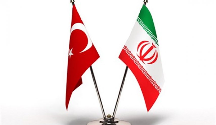 ايران وتركيا تبحثان رفع التبادل التجاري عبر 
