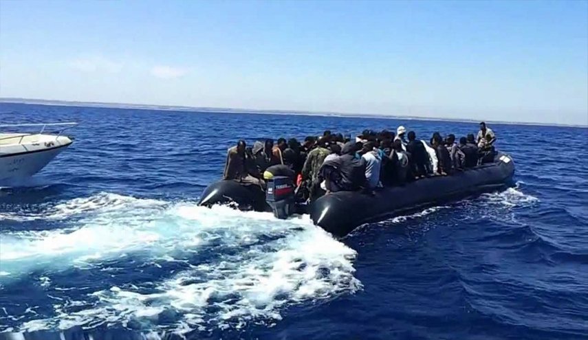 لبنان توقف مركبا يقل مهاجرين غير شرعيين في مياهها الاقليمية