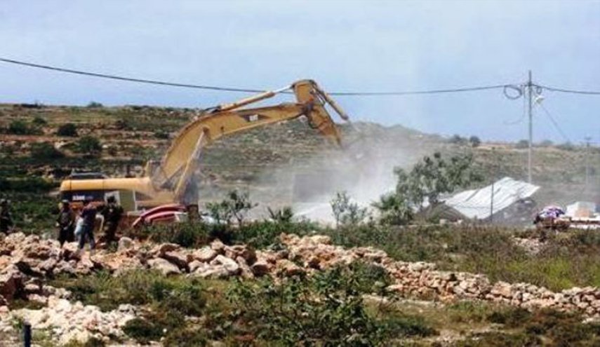 كيان الاحتلال يجرف 145 دونما بقلقيلية