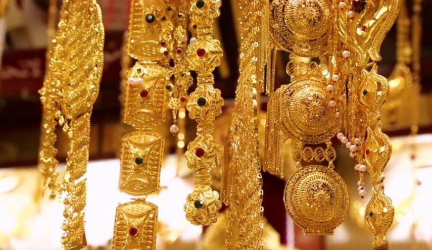 سوريون يتجهون لبيع الذهب بشكل كبير! ما القصة؟
