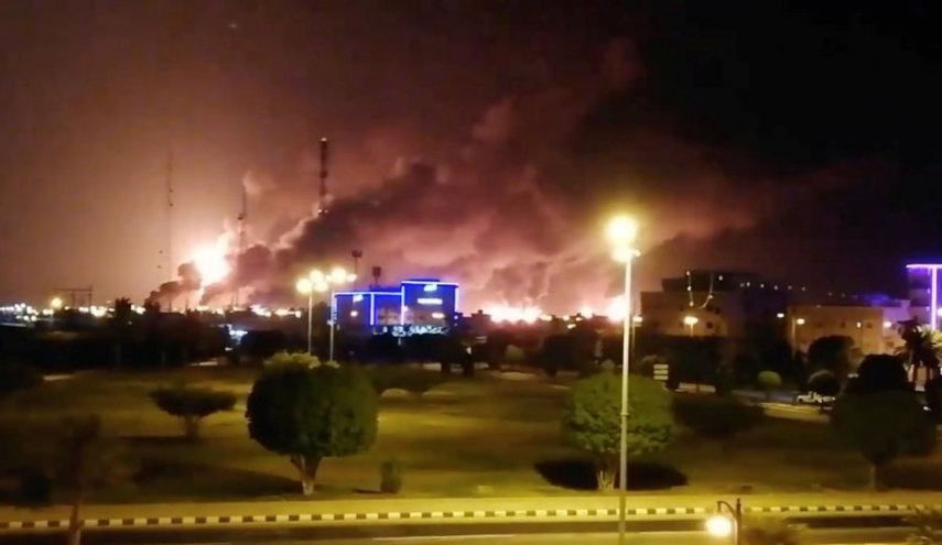 صور تظهر حجم الدمار الكبير بمنشآت أرامكو بعد استهدافها