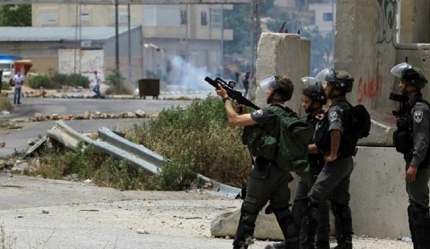 حمله صهیونیست‌ها به دانشجویان فلسطینی با گاز اشک آور
