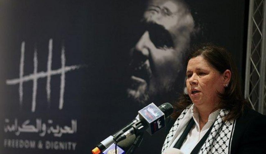 منع زوجة مروان البرغوثي من زيارته بالسجن رغم التصريح
