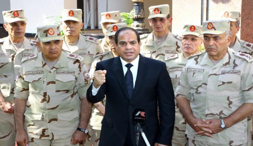 من هو “الدبّوس” الذي فجّر الاحتقان في مصر؟!