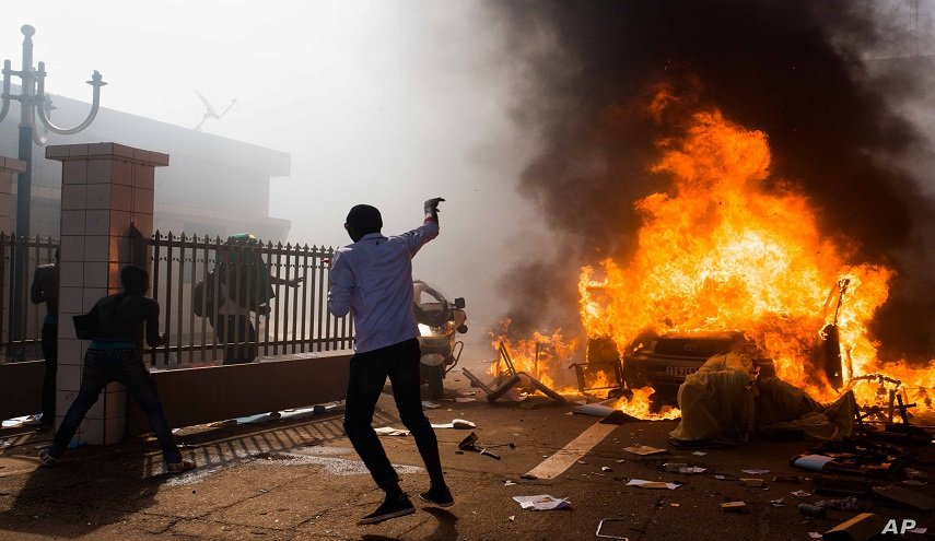 مصرع وإصابة 20 شخصا إثر انفجار بوسط مالي
