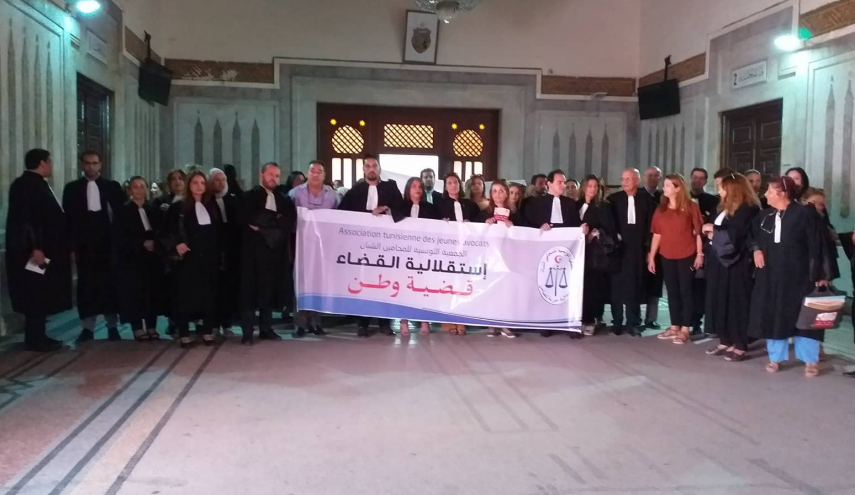 احتجاجات مئات المحامين التونسيين.. والسبب ’ملف الاغتيالات’