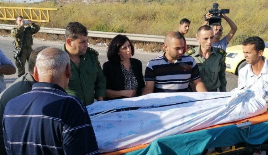 الإحتلال يسلم جثمان شهيد فلسطيني بعد اشهر من احتجازه