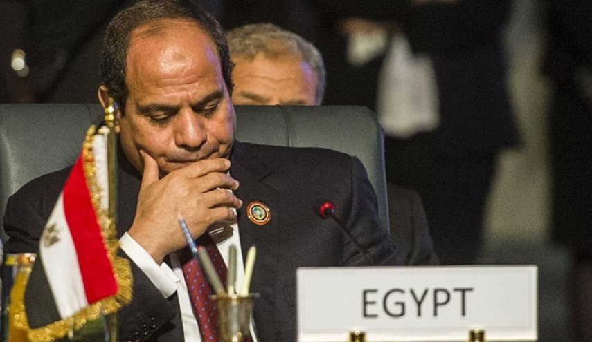 'تويتر' تحذف الوسوم المعارضة للسيسي من الأعلى تداولا!