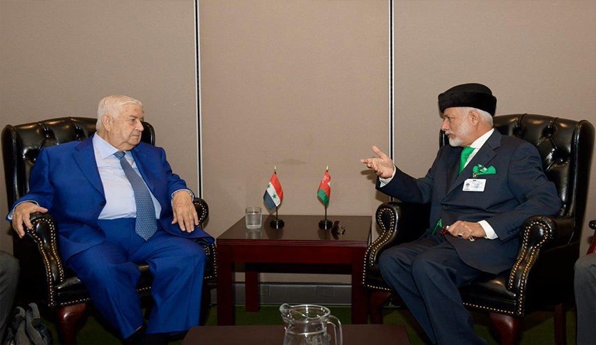 بن علوي يلتقي وزراء خارجية عدد من الدول بينها سوريا