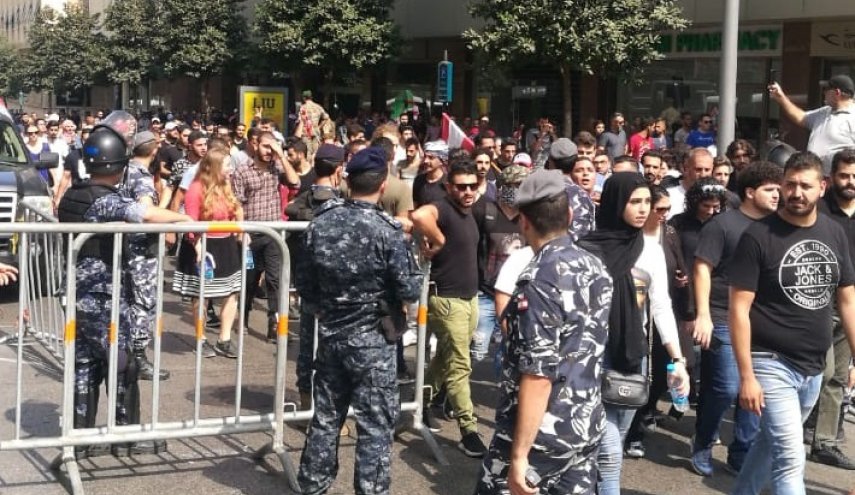 بالصور.. مظاهرات في لبنان احتجاجا على الاوضاع المعيشية