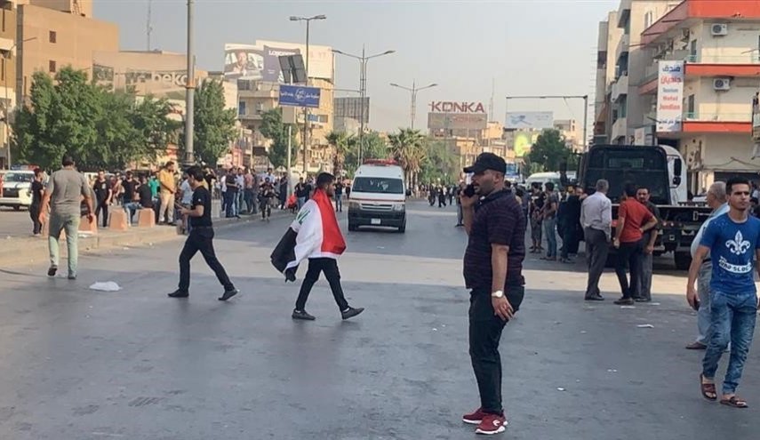 الحكومة العراقية تأسف لما رافق احتجاجات بغداد من أعمال عنف
