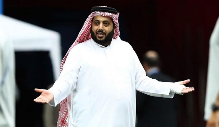 شاهد بالصورة.. تركى آل الشيخ يسخر من أمير قطر