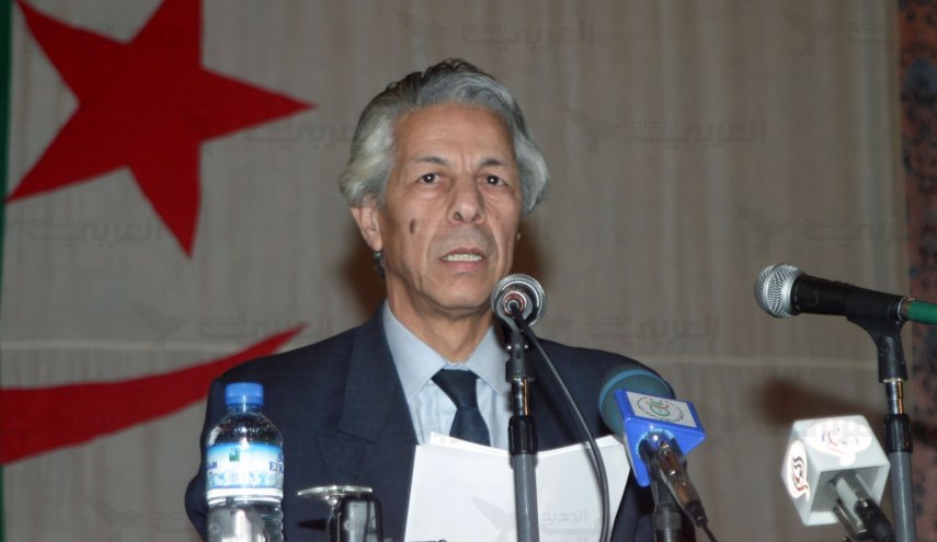 رئيس وزراء الجزائر الأسبق يعلق بشأن ترشحه للإنتخابات