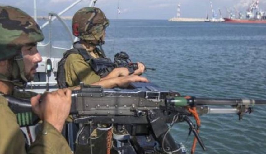 بحرية العدو الاسرائيلي تعتدي على الصيادين الفلسطينيين في غزة