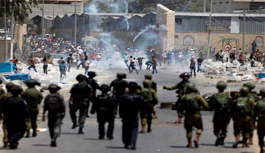 فلسطين.. 20 إصابة بالغاز واحتراق منزل بمواجهات بقلقيلية