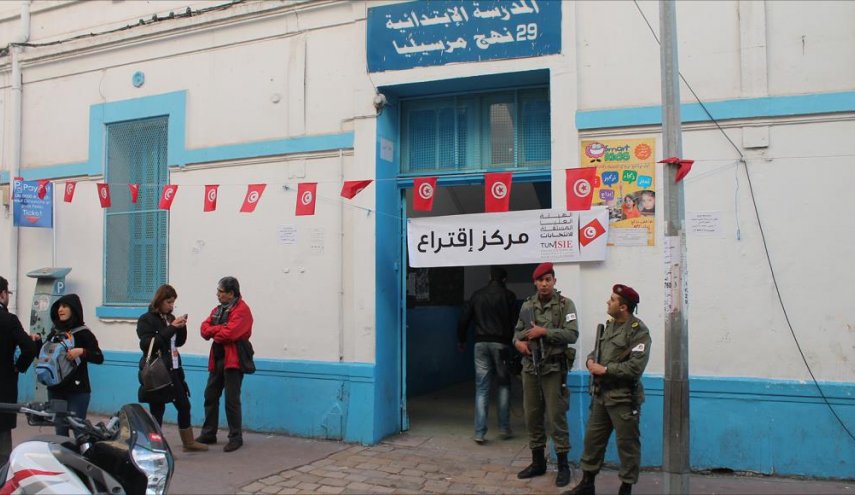 تسجيل ثاني حالات إطلاق نار على وجه الخطأ داخل مركز إقتراع في تونس!
