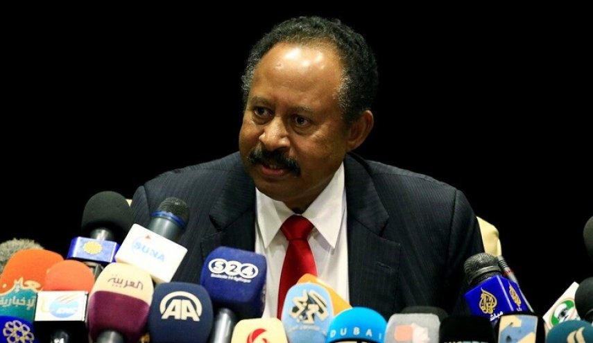 رئيس الوزراء السوداني يهرول وراء السعوديين 