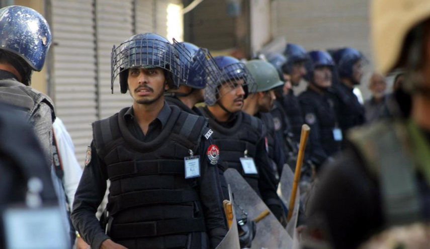 إصابة أحد عناصر الشرطة الباكستانية في هجوم مسلح