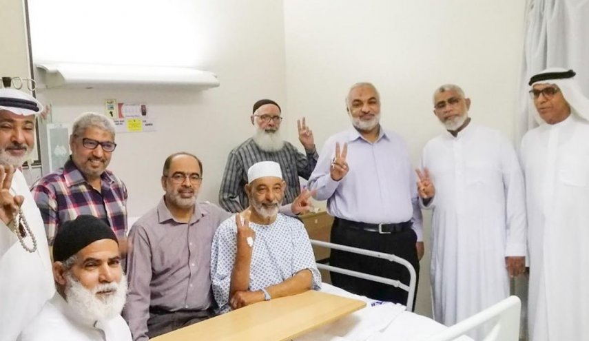 البحرين ..آباء الشهداء يعودون والد الشهيد سبت في المستشفى