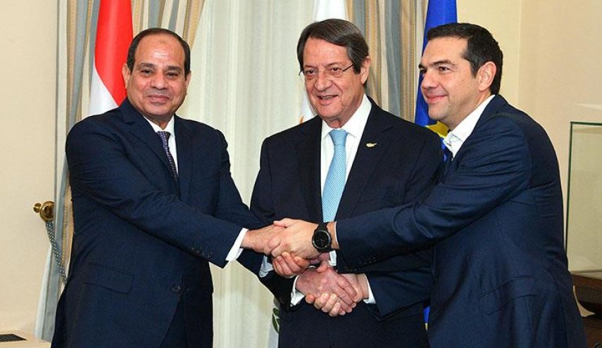 صحف مصرية: مصر واليونان وقبرص تتصدى لأطماع تركيا في سوريا!