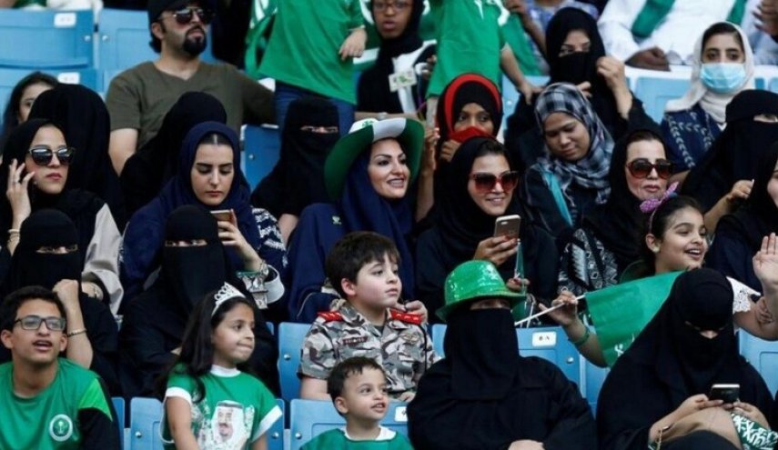 5 شروط قبل حضور النساء لمباريات كرة القدم في تبوك السعودية