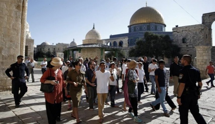 189 مستوطنا اقتحموا باحات المسجد الأقصى المبارك