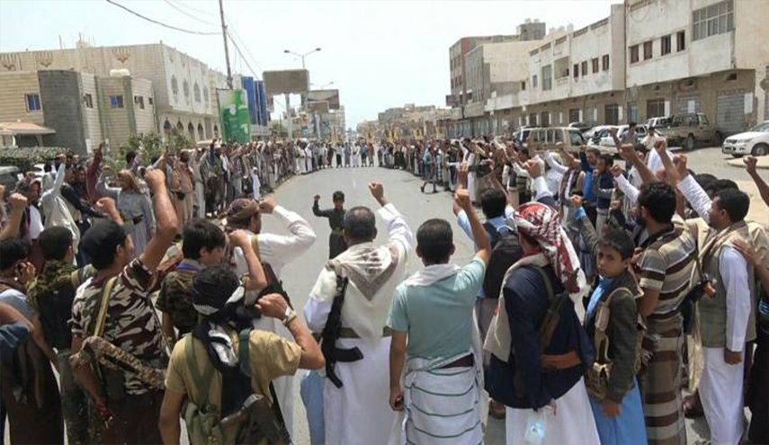 وقفات احتجاجية بالحديدة تنديدا بجريمة الاغتصاب والقتل في التحيتا