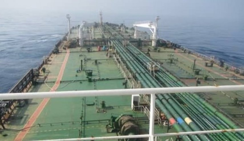 السيطرة على التسرب النفطي من الناقلة الايرانية 