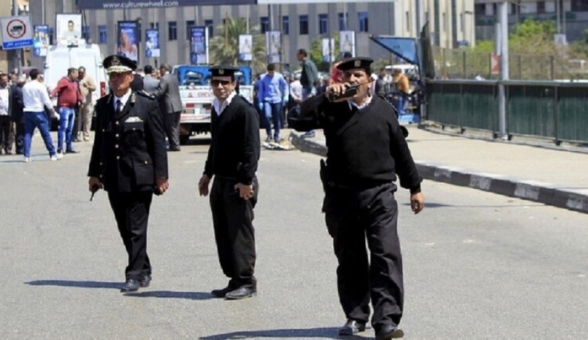 مصر... ابن يقتل والده ويدفن جثته في قالب اسمنتي
