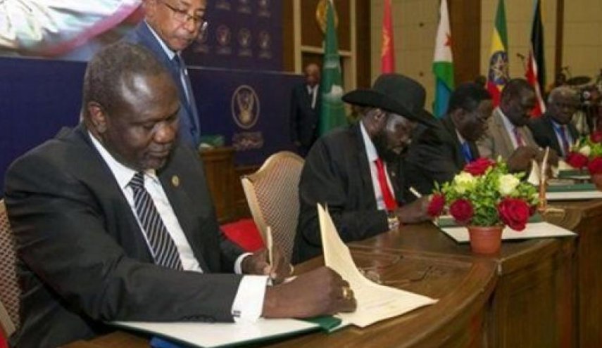 وفد حكومة السودان لمفاوضات السلام يتوجه إلى جوبا
