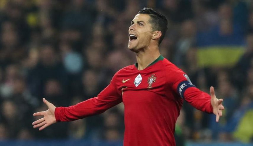 رونالدو يسجل هدفه الـ700 ويعد بالأرقام القياسية 