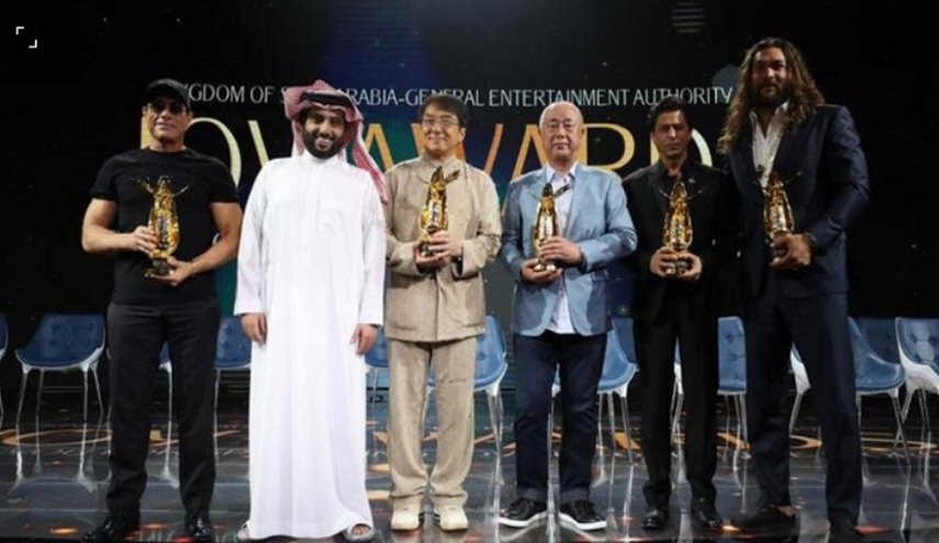 بن سلمان يلجأ الى هؤلاء النجوم لانقاذ نفسه 