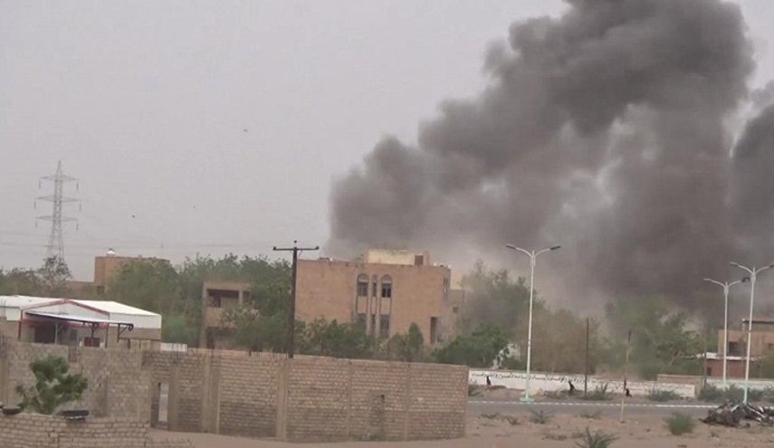 إصابة رجل وامرأة بقصف لقوى العدوان على الحديدة