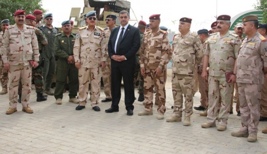 هذا ما قاله وزير الدفاع العراقي بشأن اتصالاته مع دمشق وأنقرة
