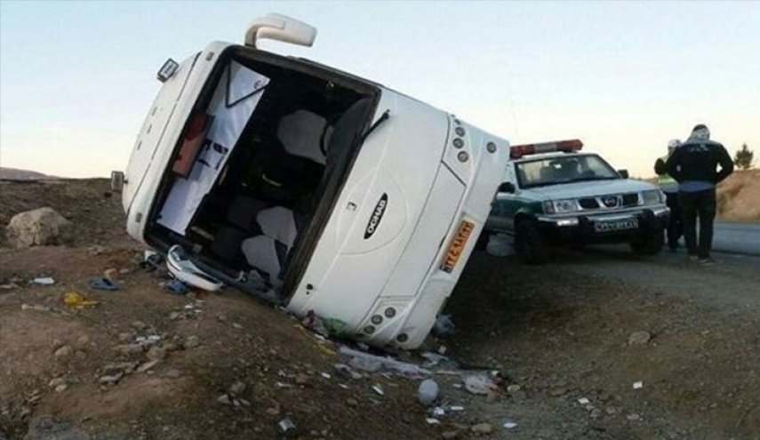 اصابة ١٩ زائرا ايرانيا بحادث مروري جنوبي العراق