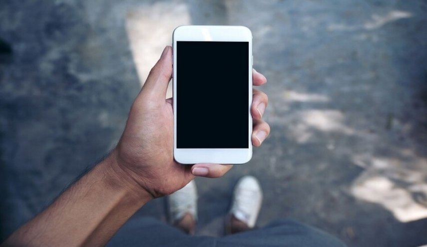 آبل تحذر من تعطل هواتف آيفون القديمة