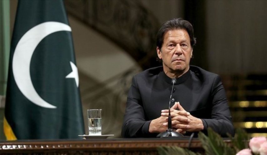 عمران خان يبحث مع رئيس الأركان العماني الأوضاع في جامو وكشمير