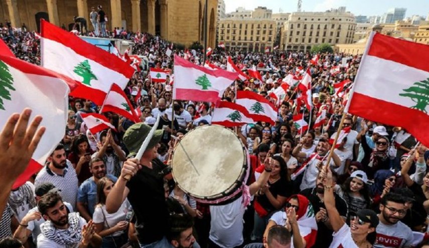 تظاهرات لبنانی‌ها وارد روز هفتم شد؛ دعوت به اعتصاب سراسری

