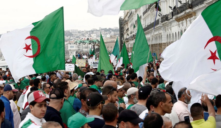 الجزائر ... بدء تلقي ملفات المترشحين لانتخابات الرئاسة 